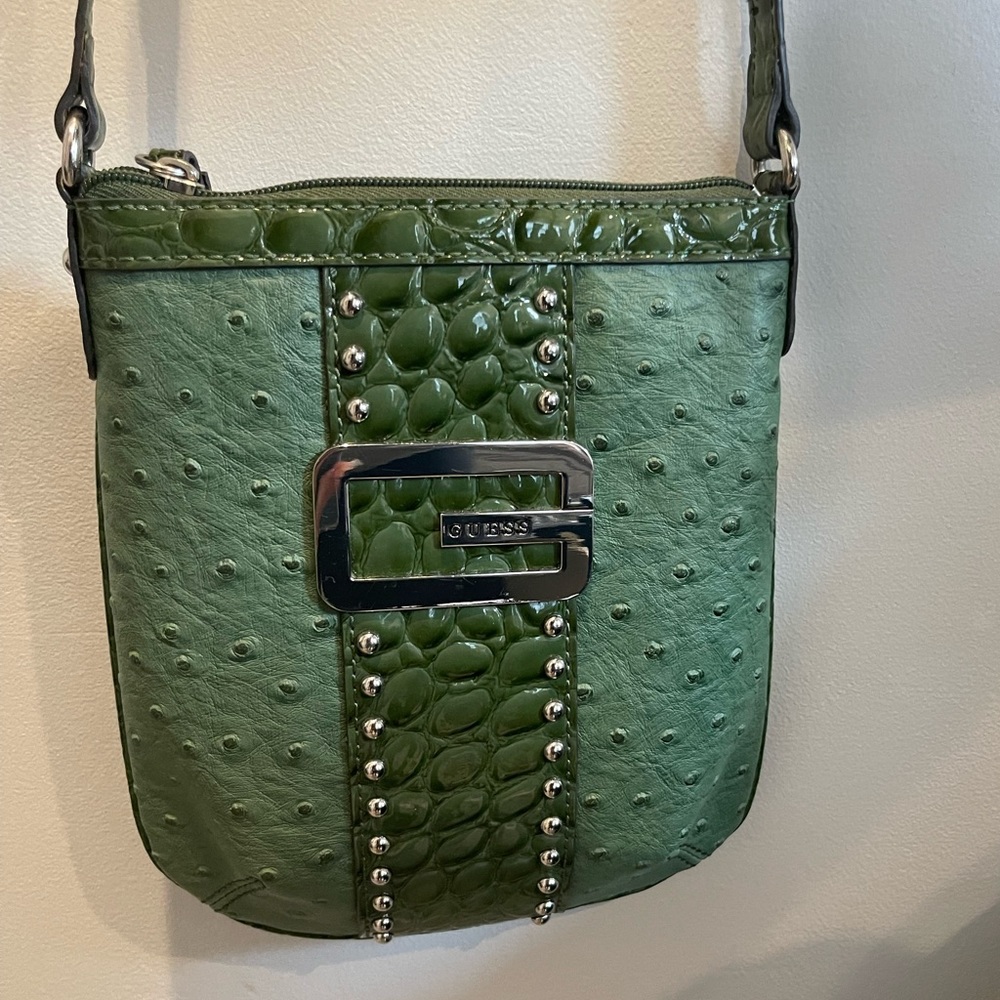 Guess Green Over the Shoulder or Crossbody Great Condition
